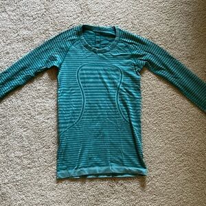 Lululemon long sleeve top
